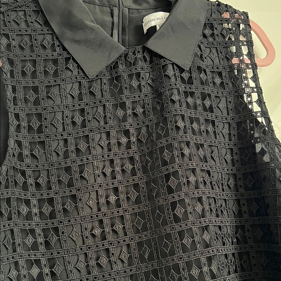 Black Sleeveless Lace Embroidered Blouse, Size M - Picture 3 of 7
